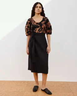 Everlane Shorts & Skirts*The Linen Wrap Skirt