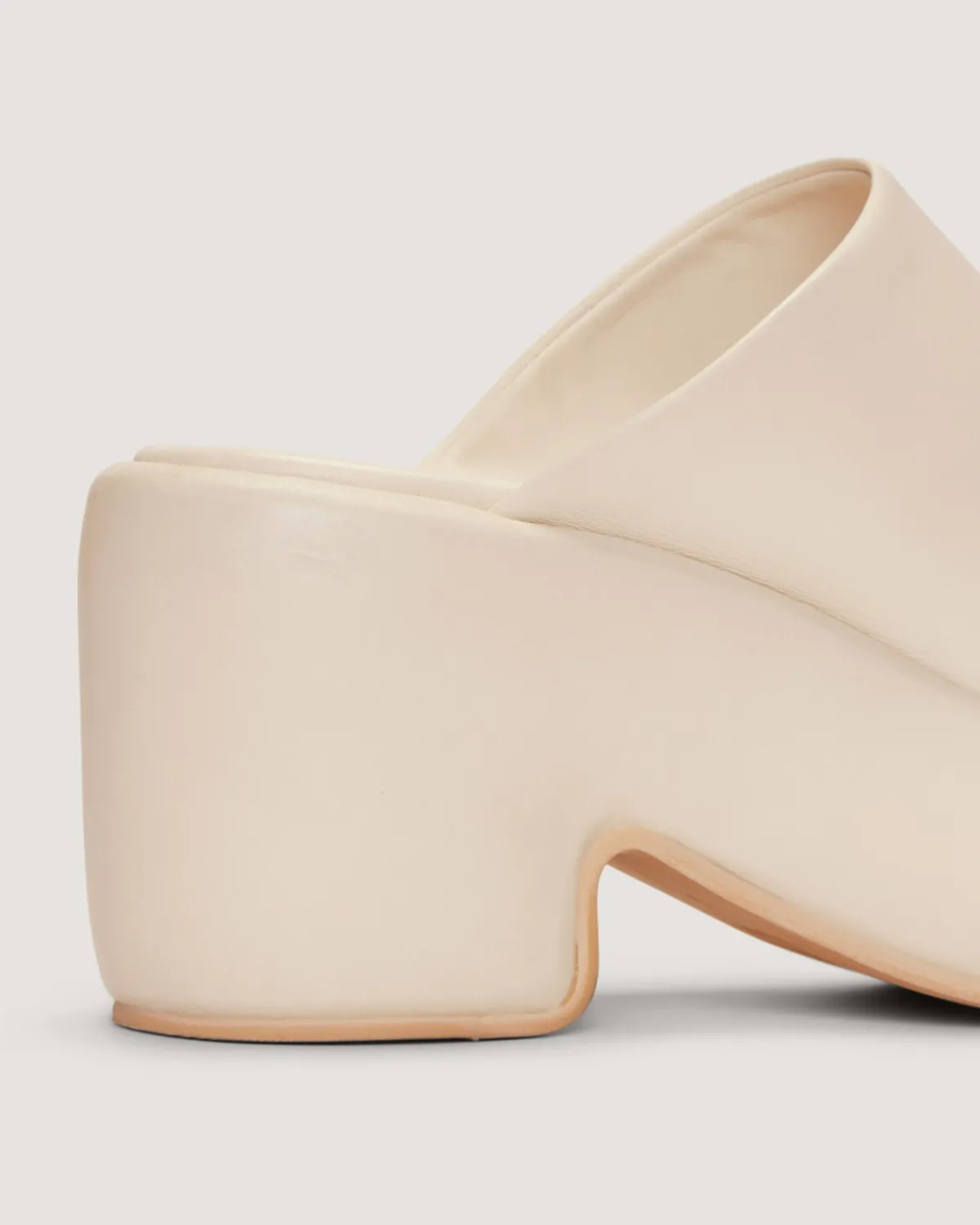 Everlane Shoes|Heels*The Puffa Clog Parchment